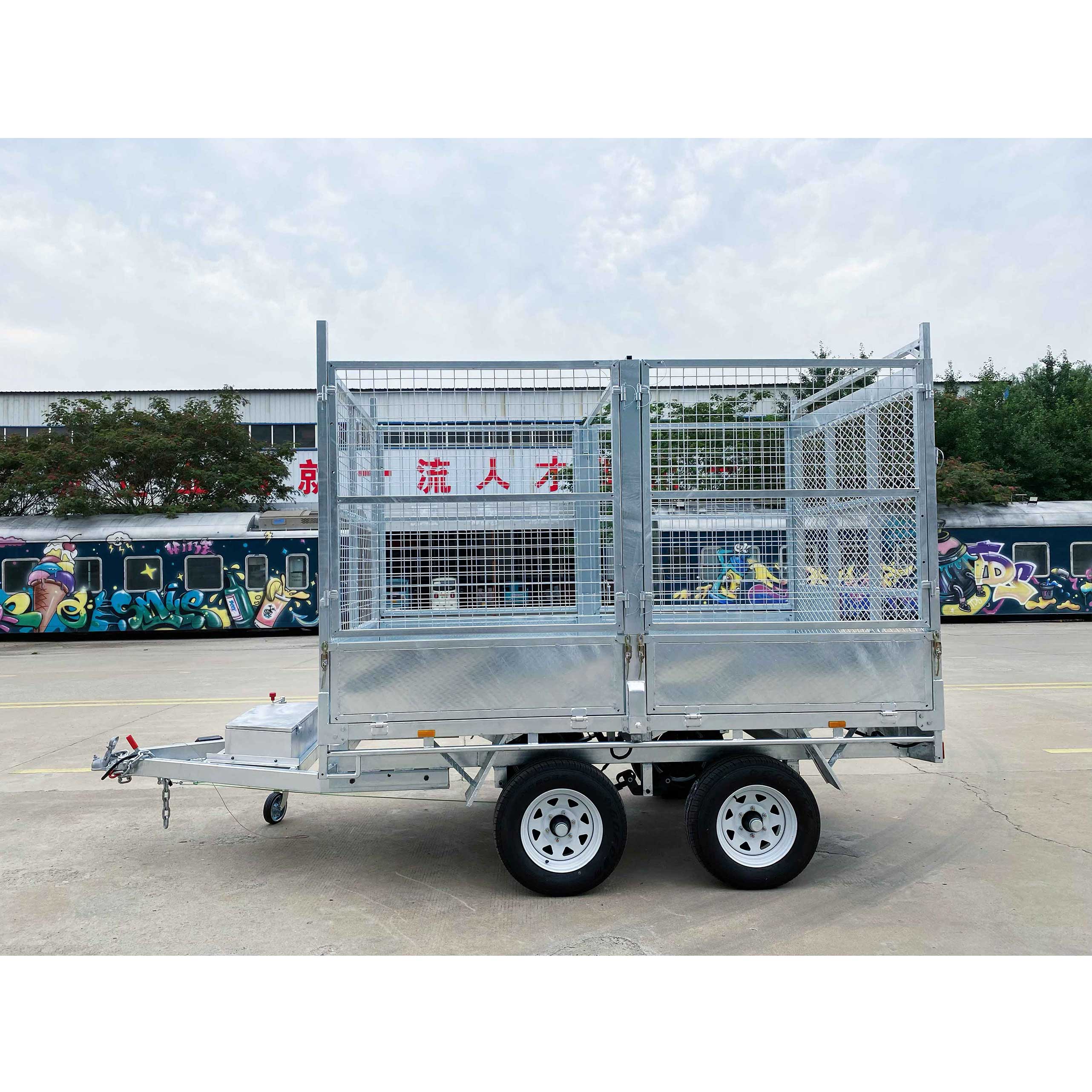 Enclosed tandem trailer