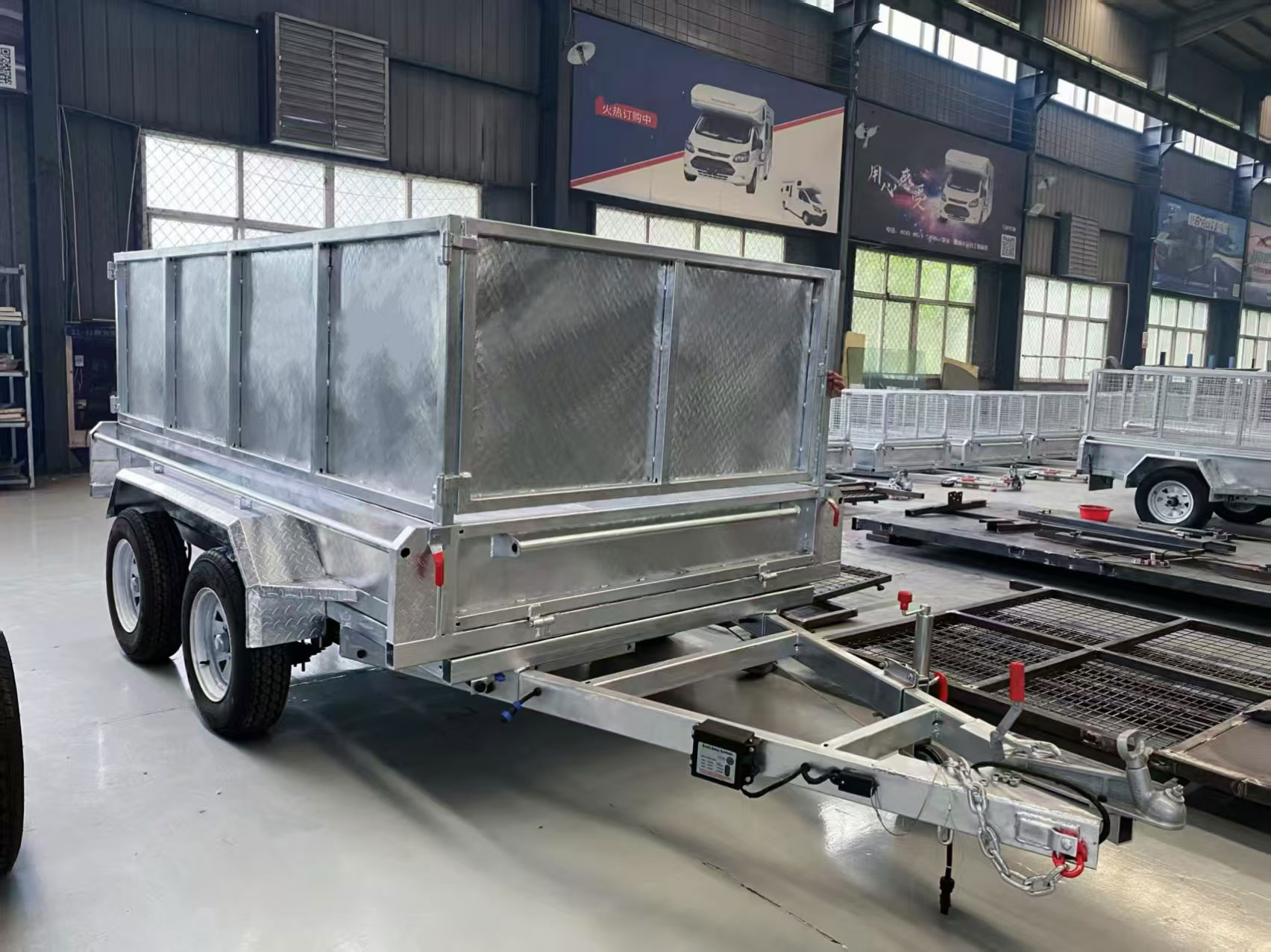 Two-axle series box trailer
