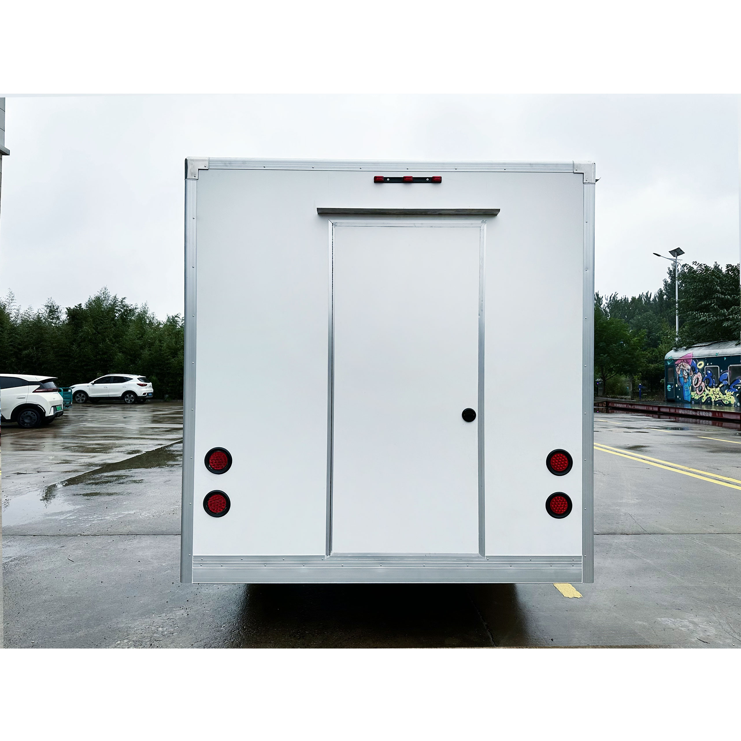 Double-axis food trailer