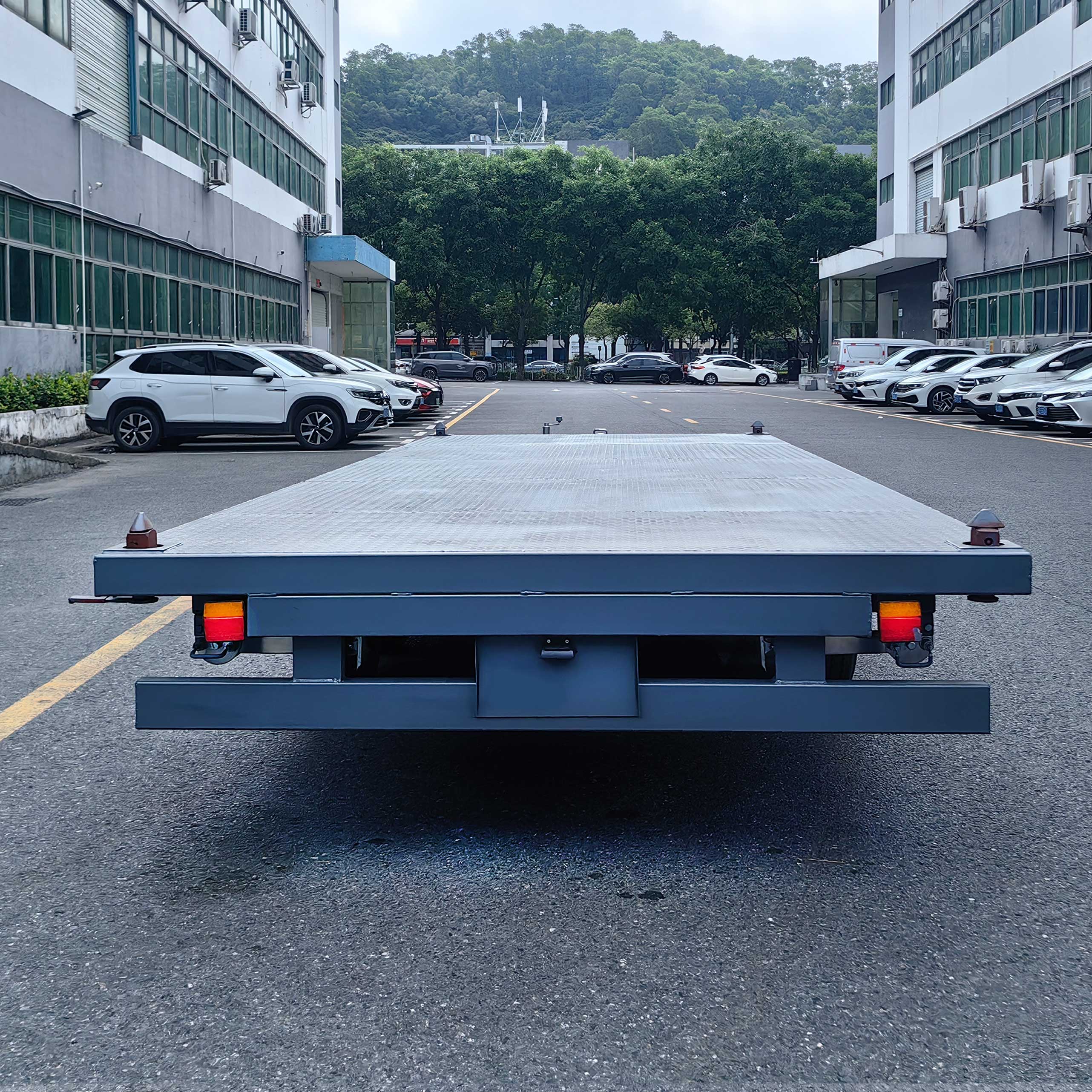 Bottom-plate container house trailer