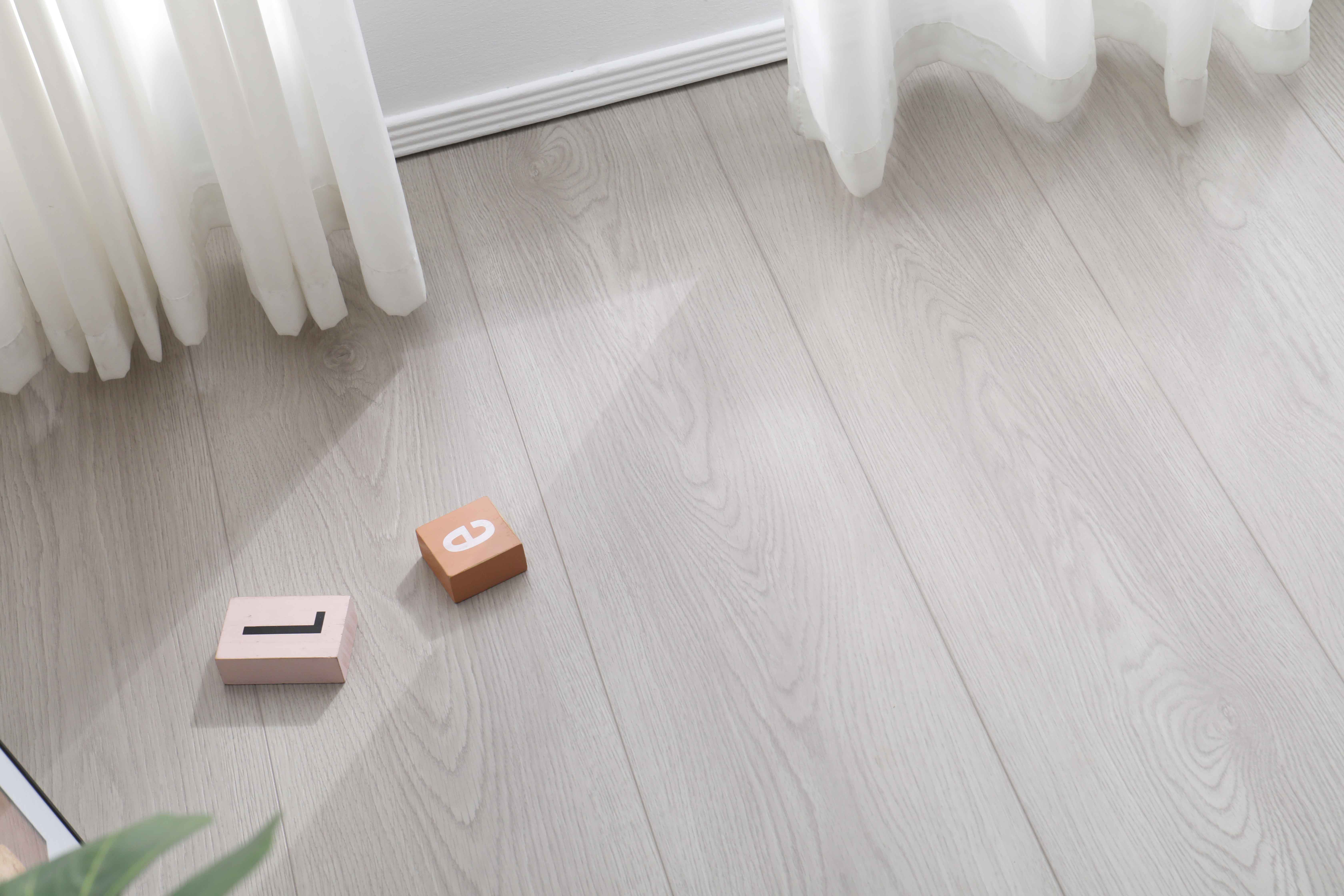 Water Resistant Laminate FLoor M8704