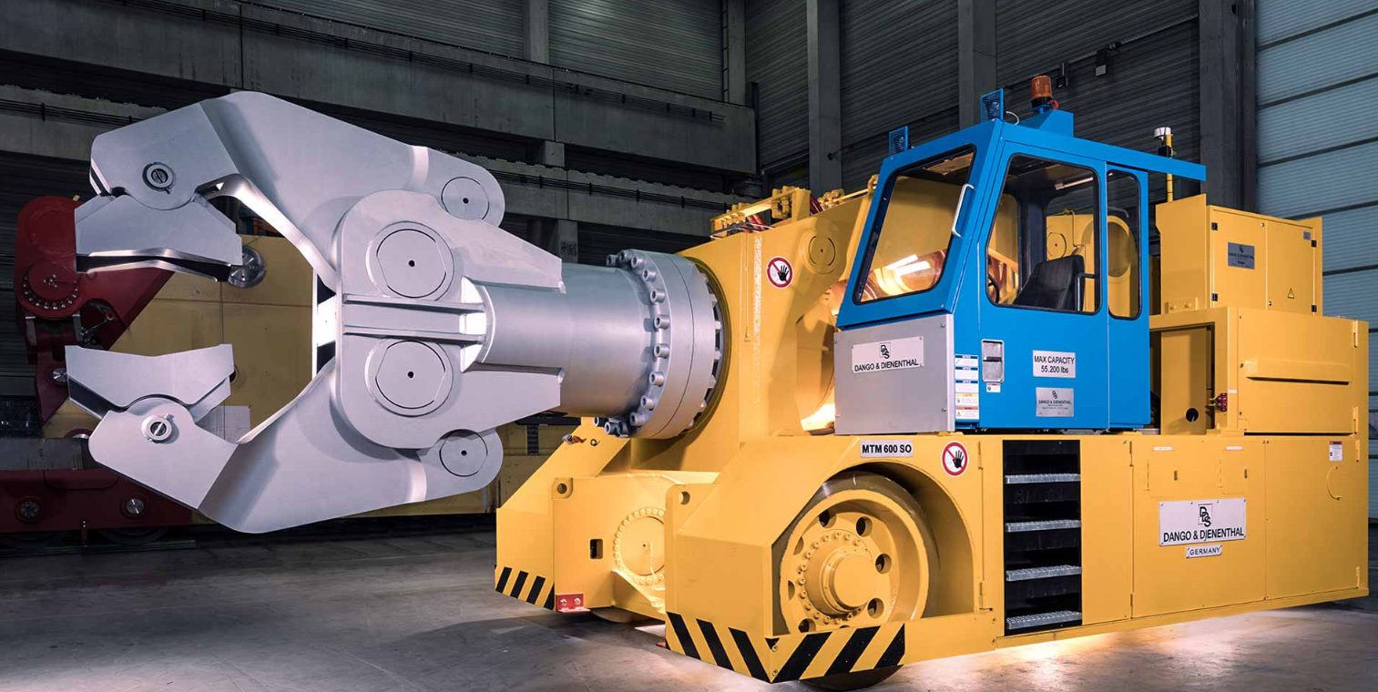 Drive wheel for 10000 ton trackless free forging feeder