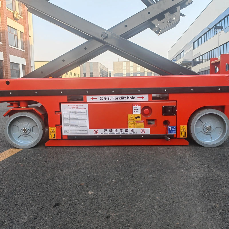 Self-propelled Scissor Lift