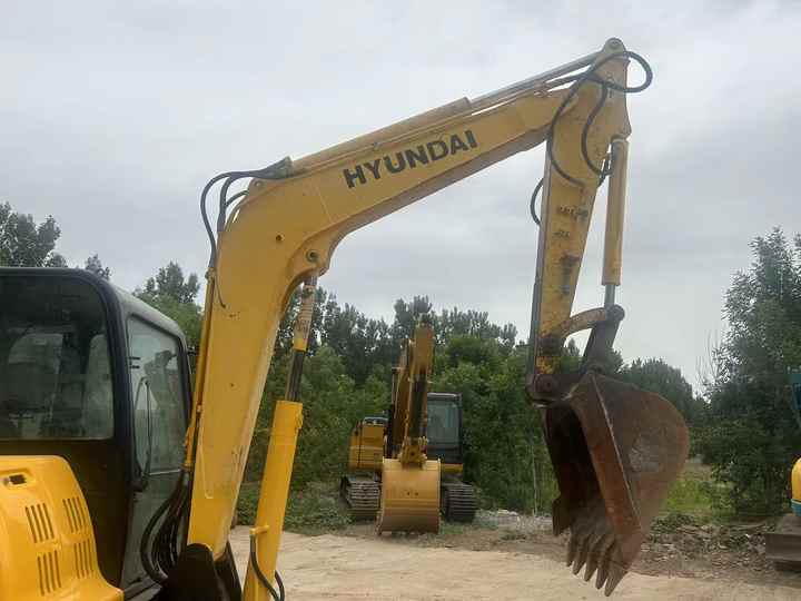 Venta al por mayor barato buen estado Mini Hyundai 60-7 segunda mano Hyundai Clawler excavadora de orugas para la venta