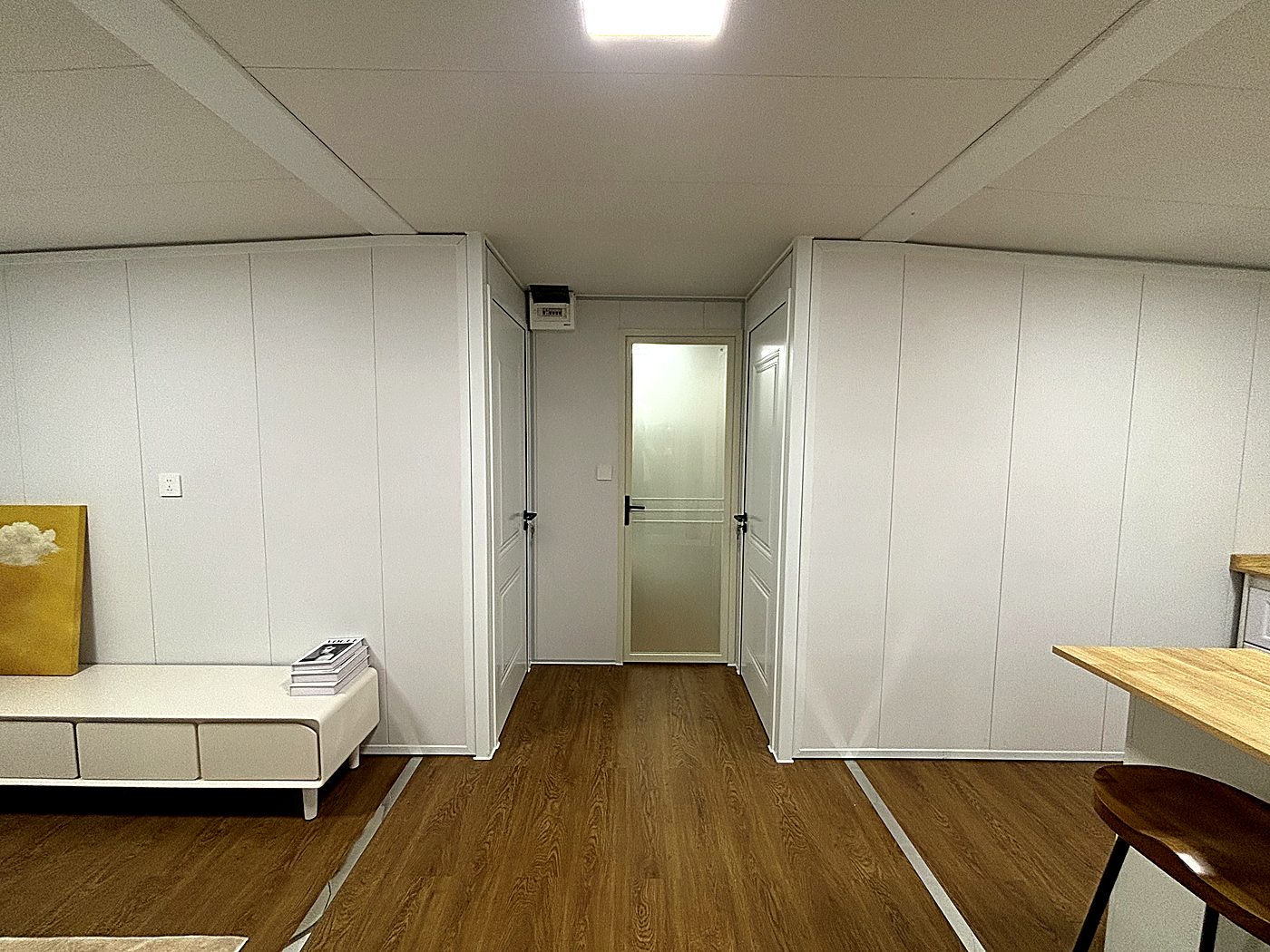 20ft Blue Expandable Container House with Side Terrace