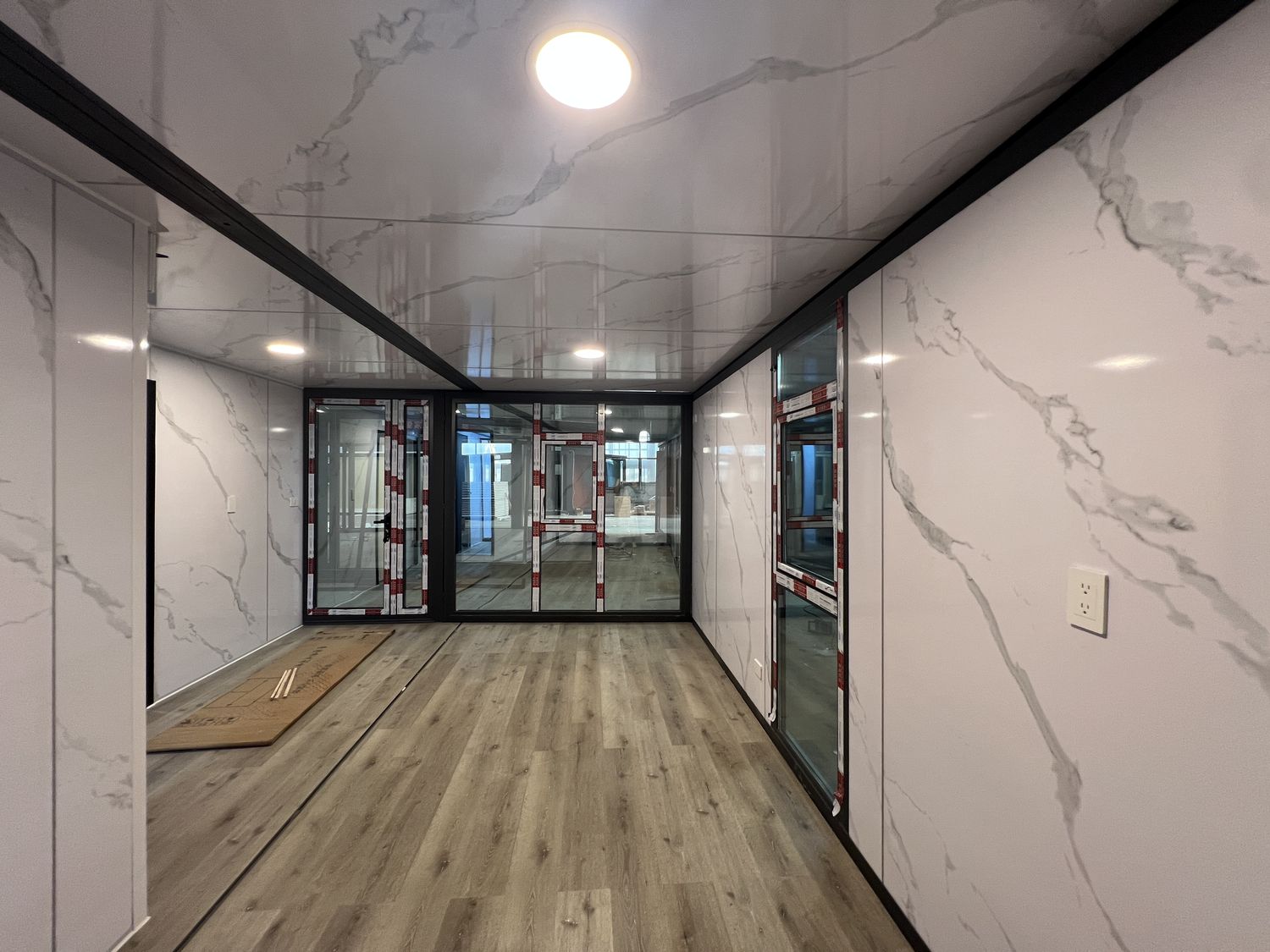 20ft Grey Glass Curtain Wall Expandable Container House | 38 sqm Flat Roof