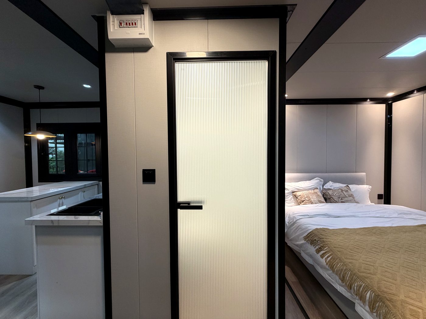 10ft Glass Curtain Wall Container House