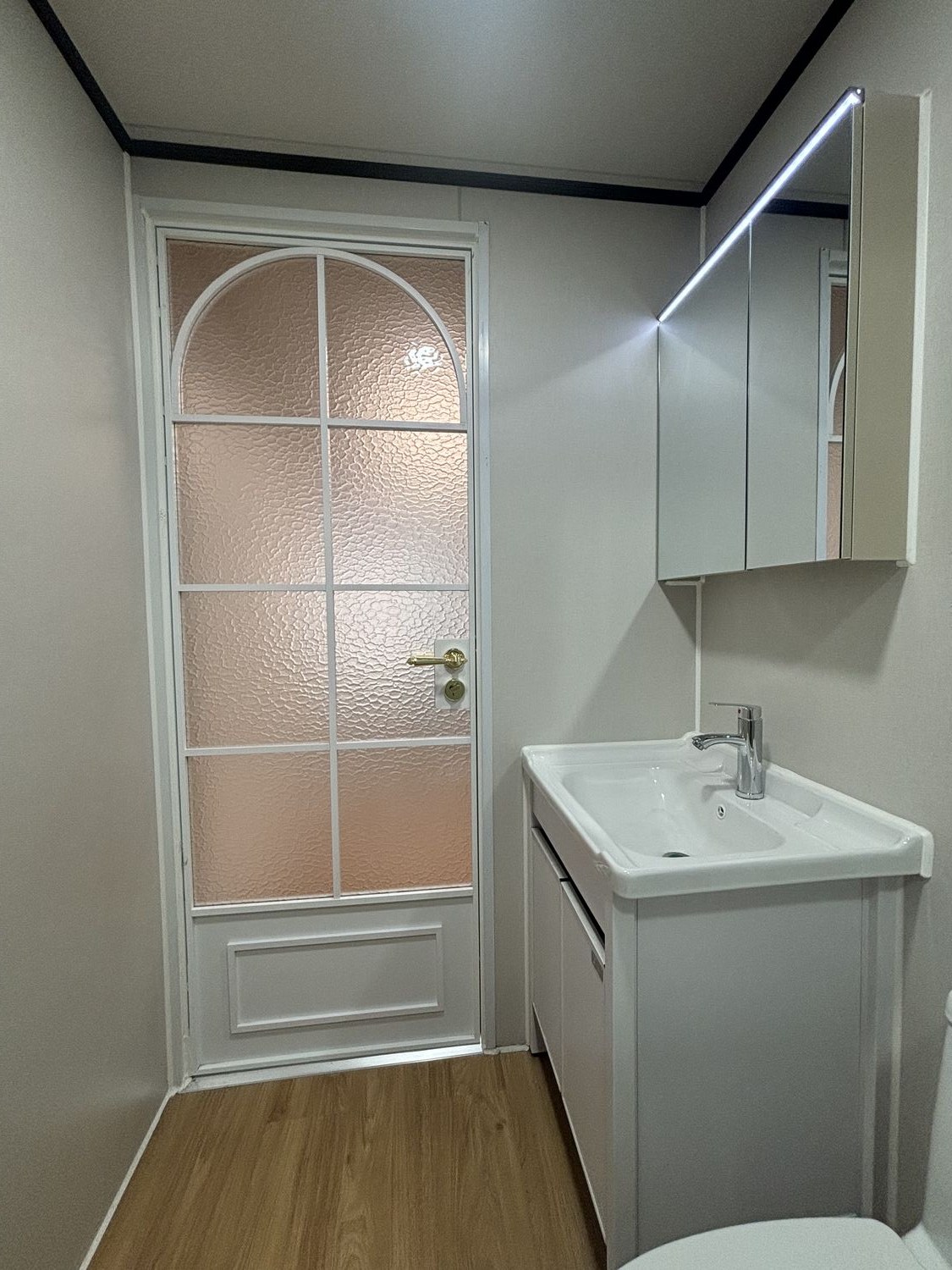 20ft Grey and White Expandable Container House | 38 sqm Two-Tone