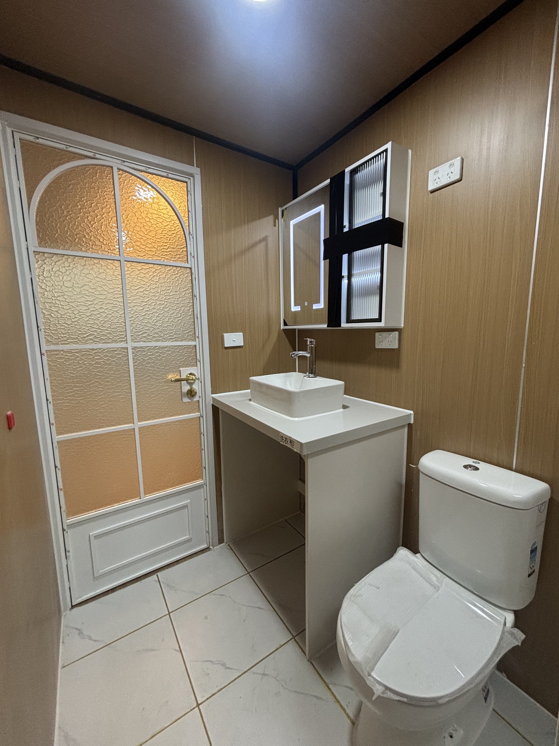 20ft Half Glass Curtain Wall Expandable Container House | 38 sqm