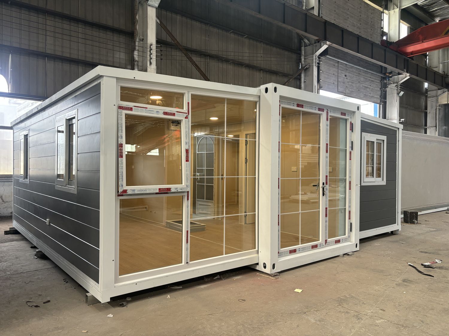 20ft Half Glass Curtain Wall Expandable Container House | 38 sqm
