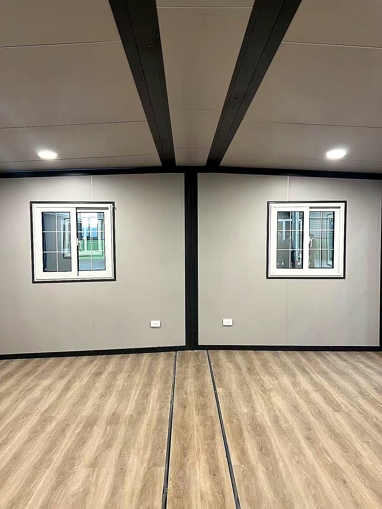 28m² Small-700 20FT Expandable Container House