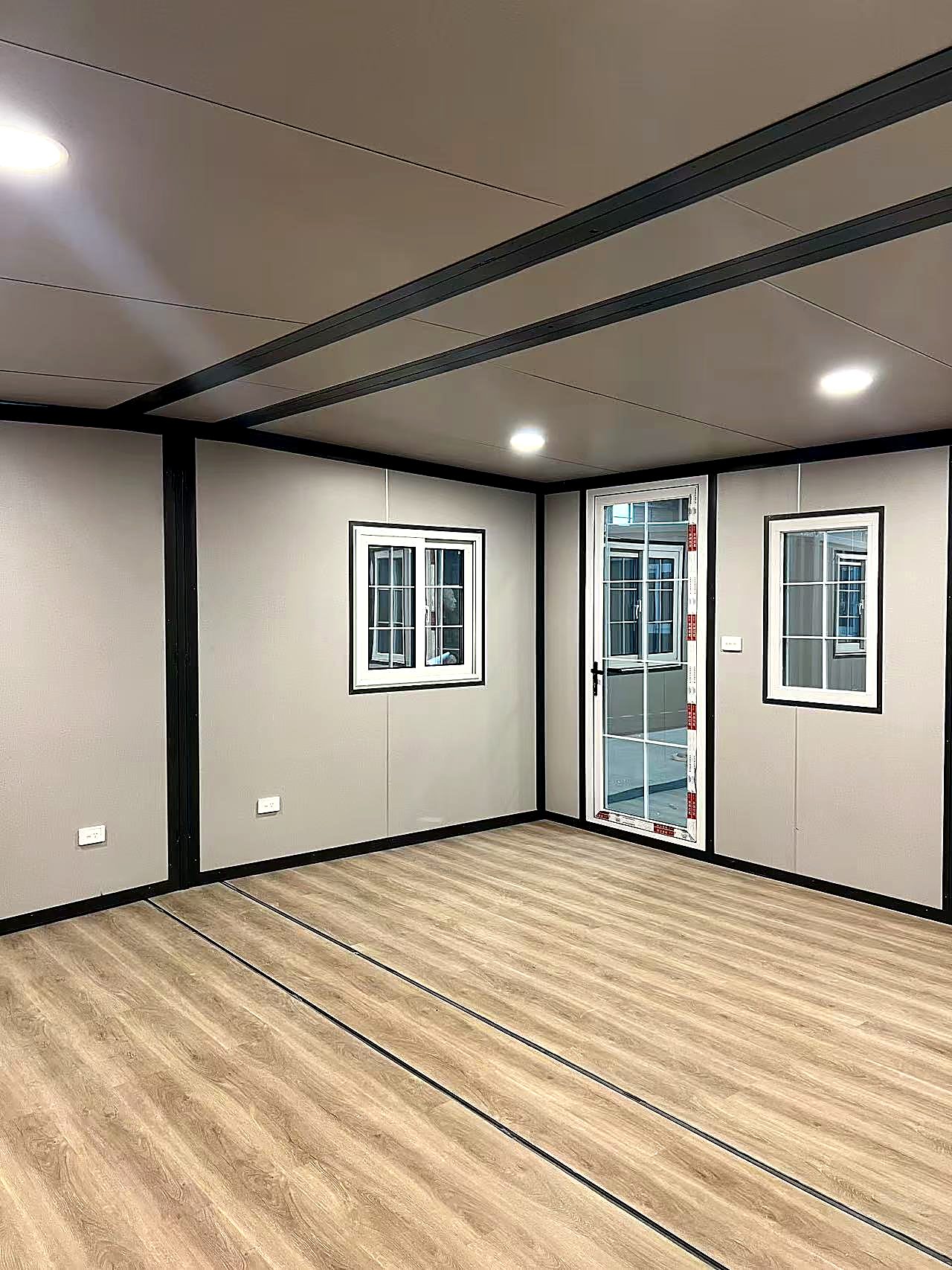 28m² Small-700 20FT Expandable Container House