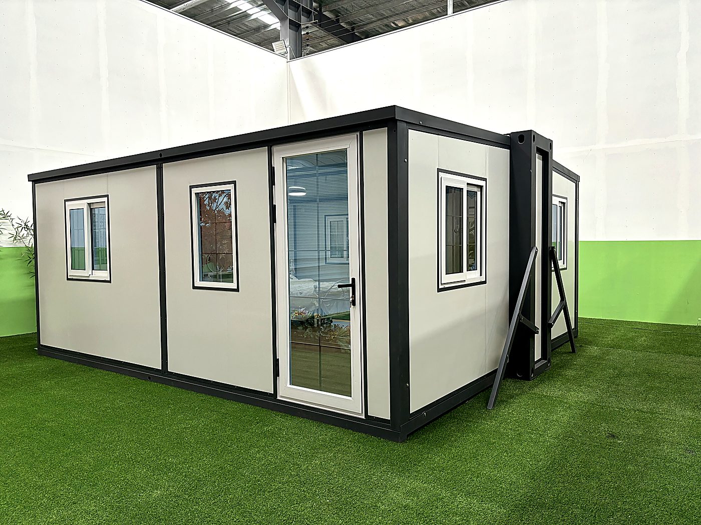 Small-700 20FT Expandable Container House 28 sqm (White)
