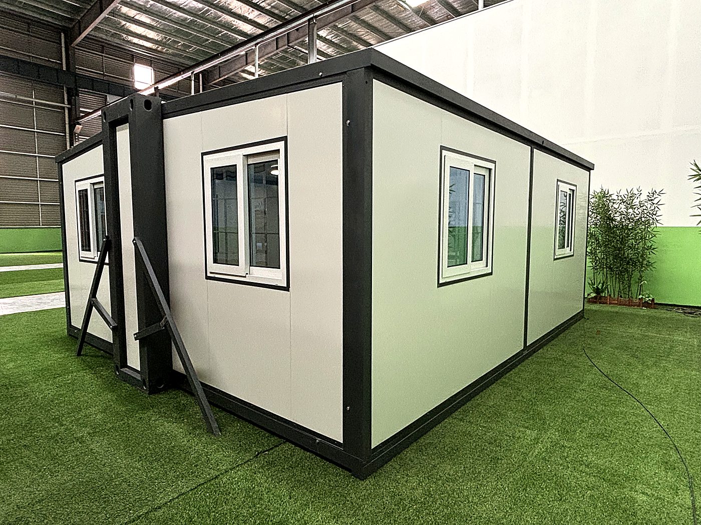 Small-700 20FT Expandable Container House 28 sqm (White)