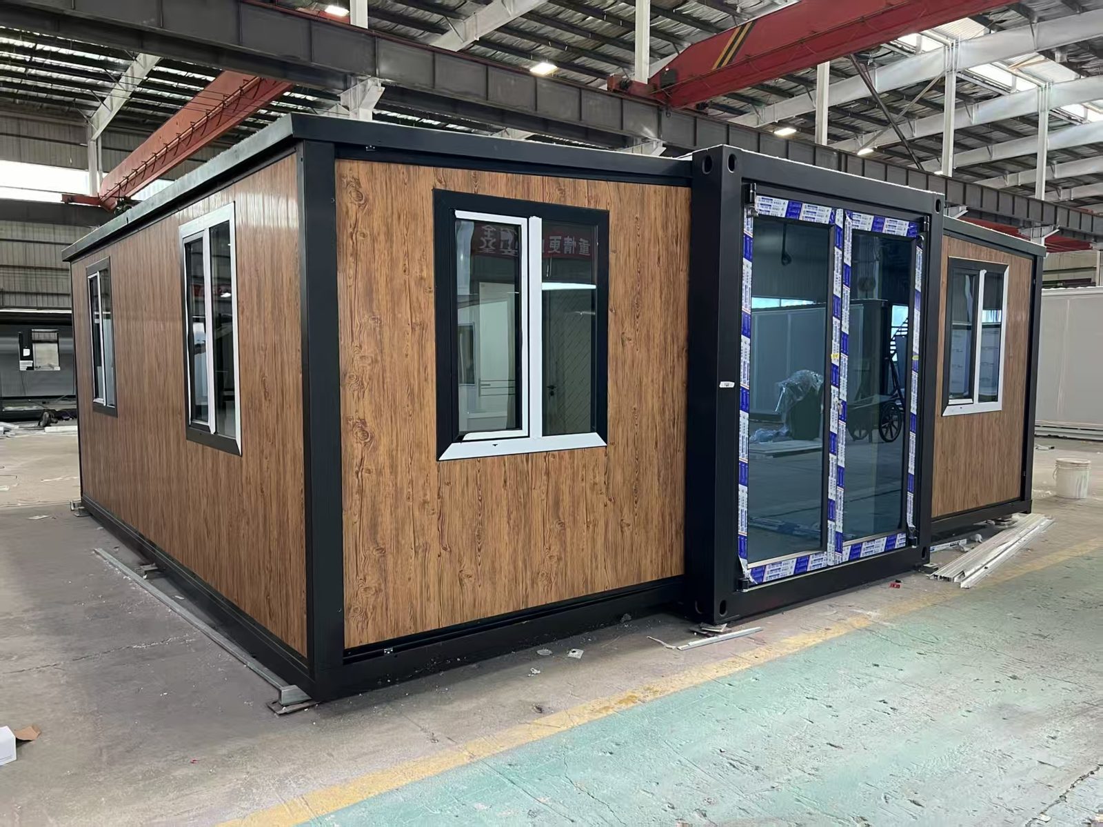 20ft Wood-Grain Expandable Container House | Base Version 38 sqm