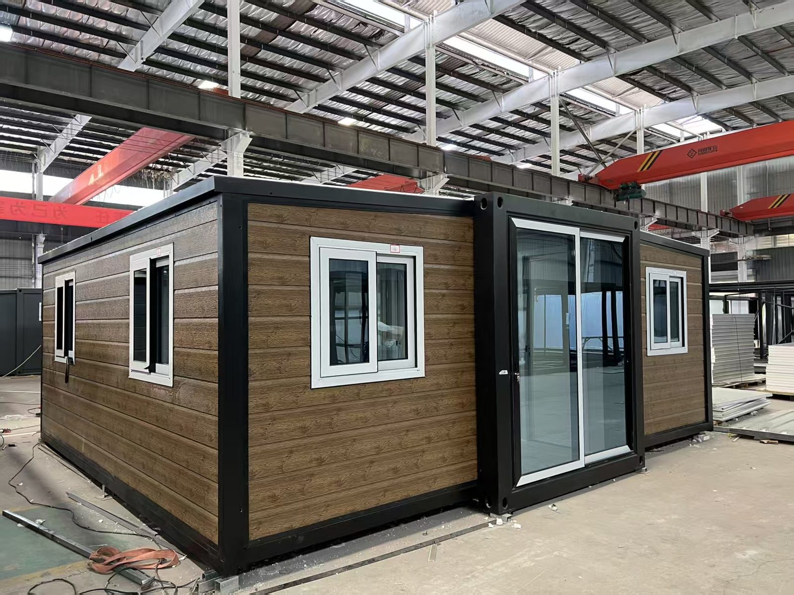 20ft Premium Wood-Grain Expandable Container House | Embossed Siding 38 sqm