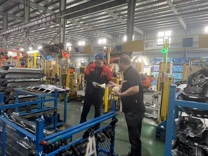 旺季生产一线员工-慰问