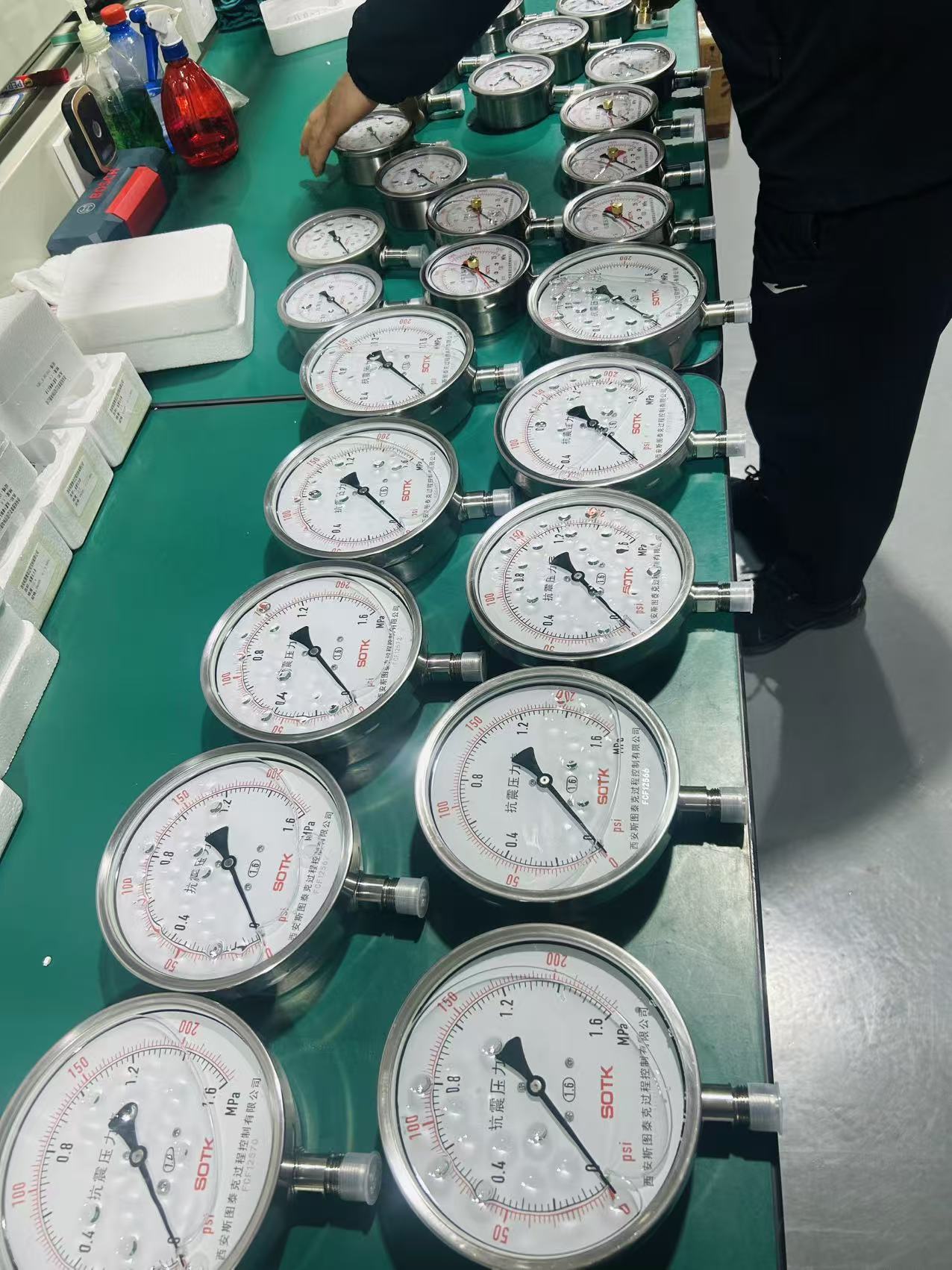 不锈钢压力表 轴向 耐震 50~150mm