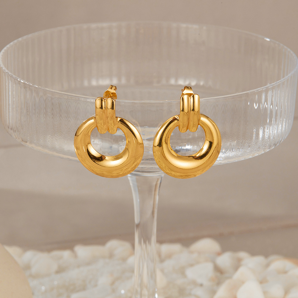 Titanium steel geometric earrings for women, fashionable, personalized, versatile, niche, high-end circle earrings
