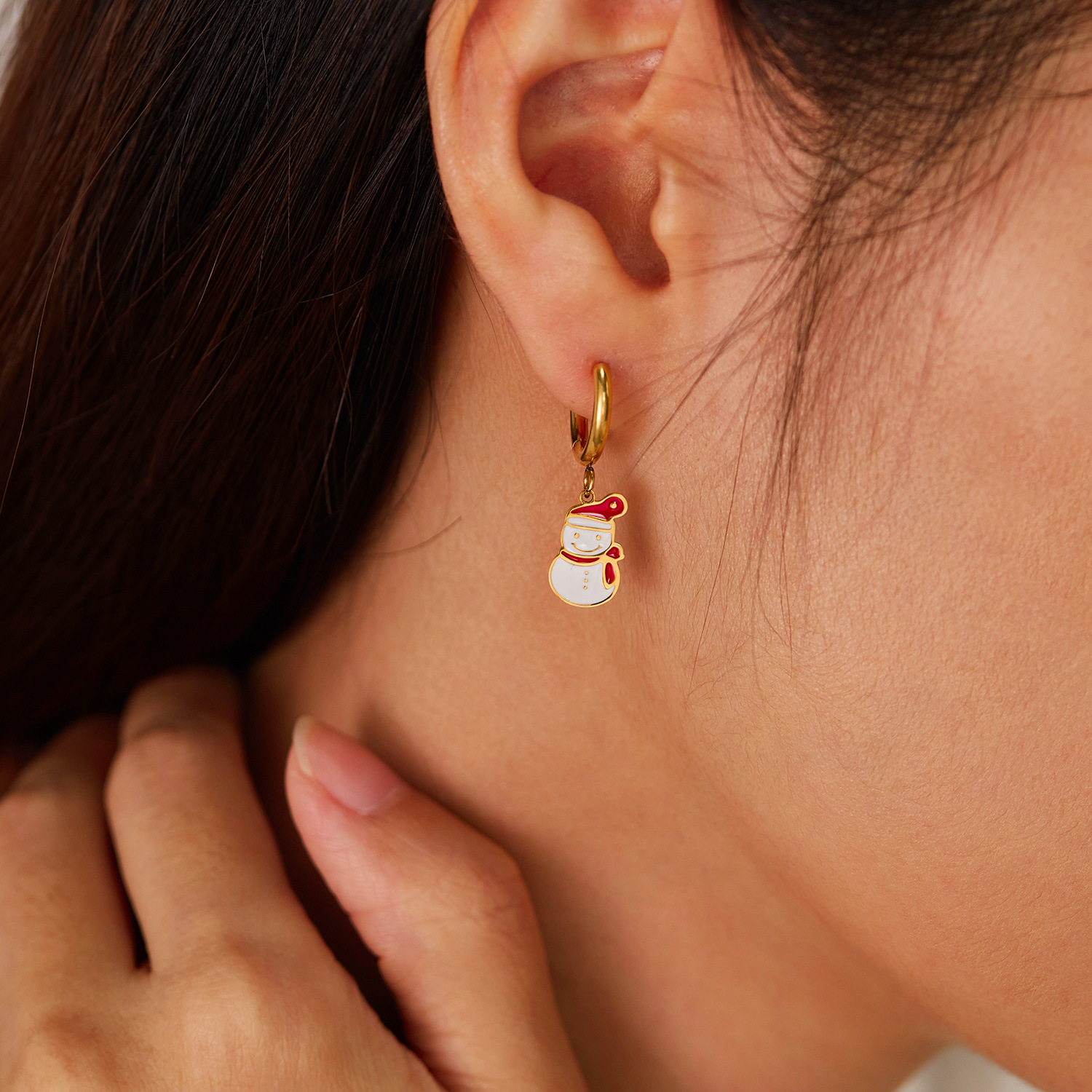 European and American new earrings made of titanium steel for women, niche and versatile design, dripping oil, small snowman earrings and accessories