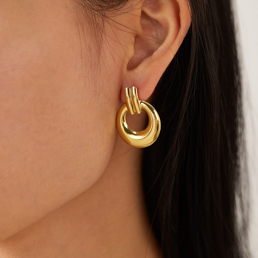 Titanium steel geometric earrings for women, fashionable, personalized, versatile, niche, high-end circle earrings