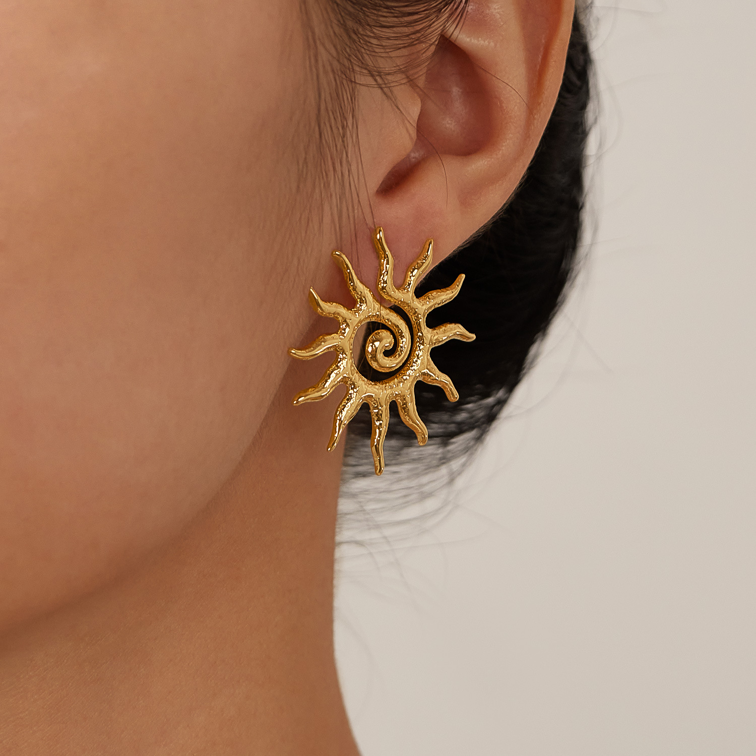 Accessories wholesale earrings for women, fashionable and simple stainless steel sunflower earrings, niche and versatile