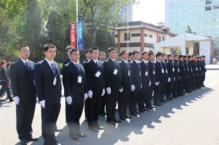 物业公司保安和保洁服务外包合同违约处罚条款如何设置