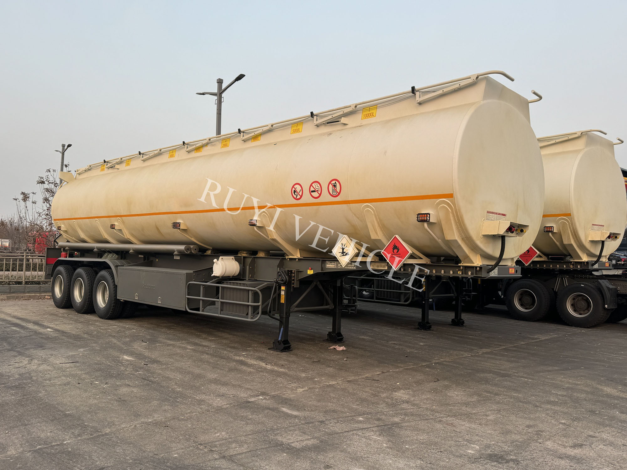 3Axle 8C 45000Ltrs