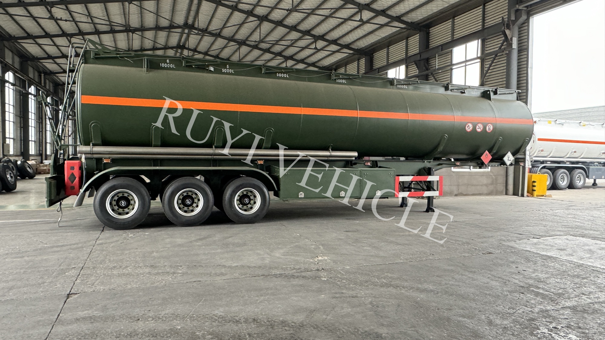 3axle carbon steel oil tanker
