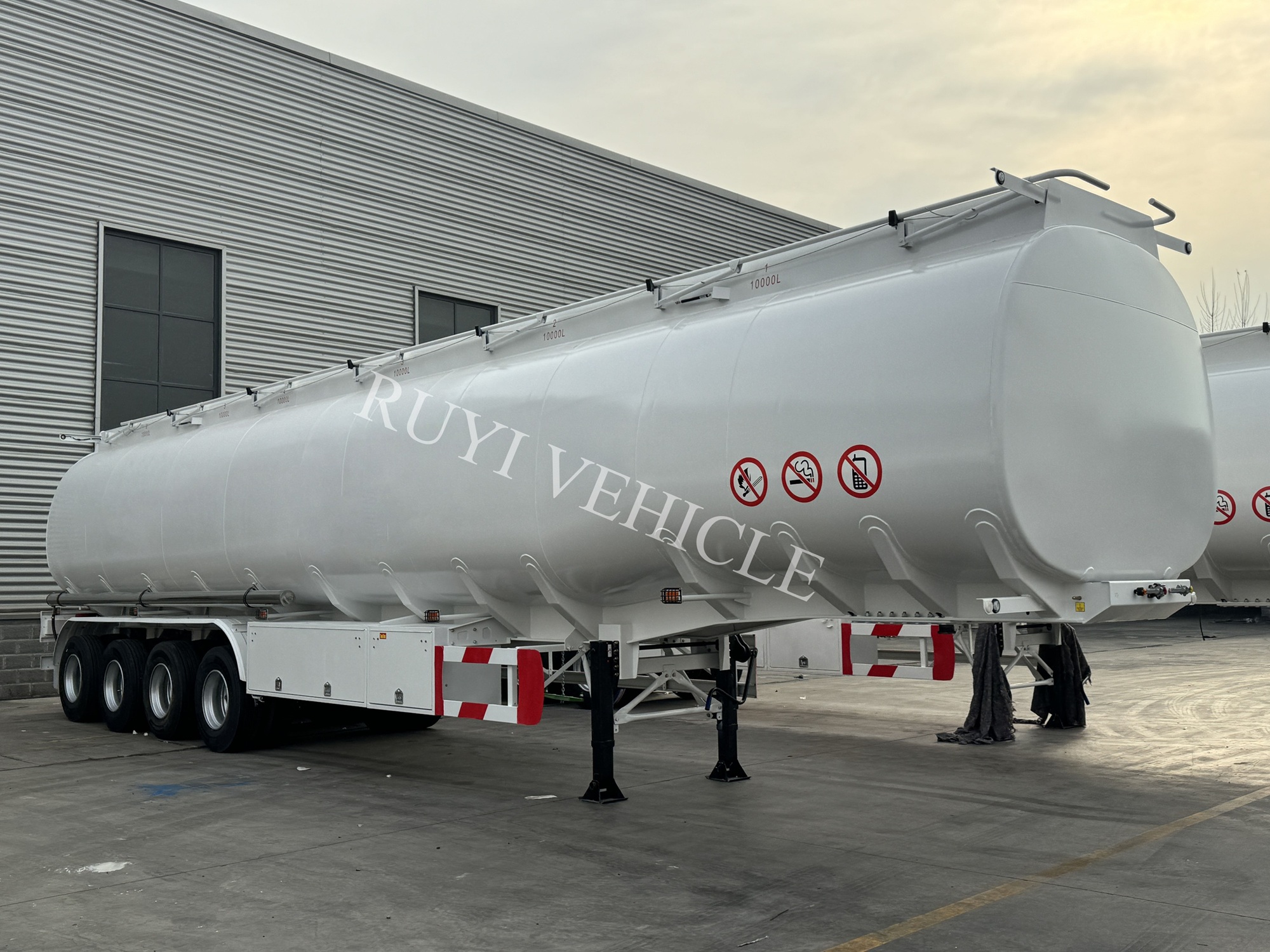 4 Axle 60000 Ltrs Aluminum Alloy Tanker Trailer