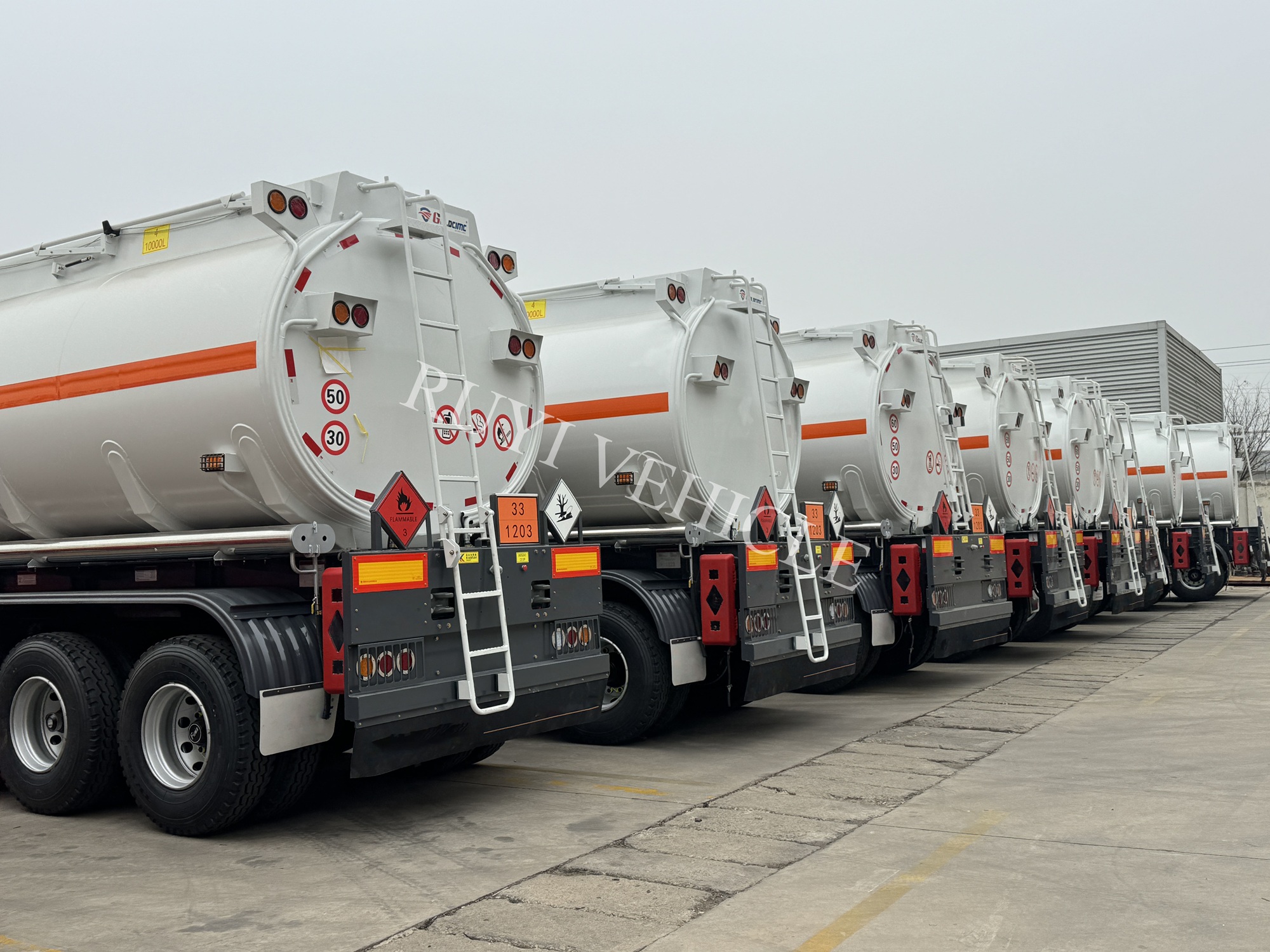 3 Axle 40000 Ltrs Aluminum Alloy Tanker Trailer