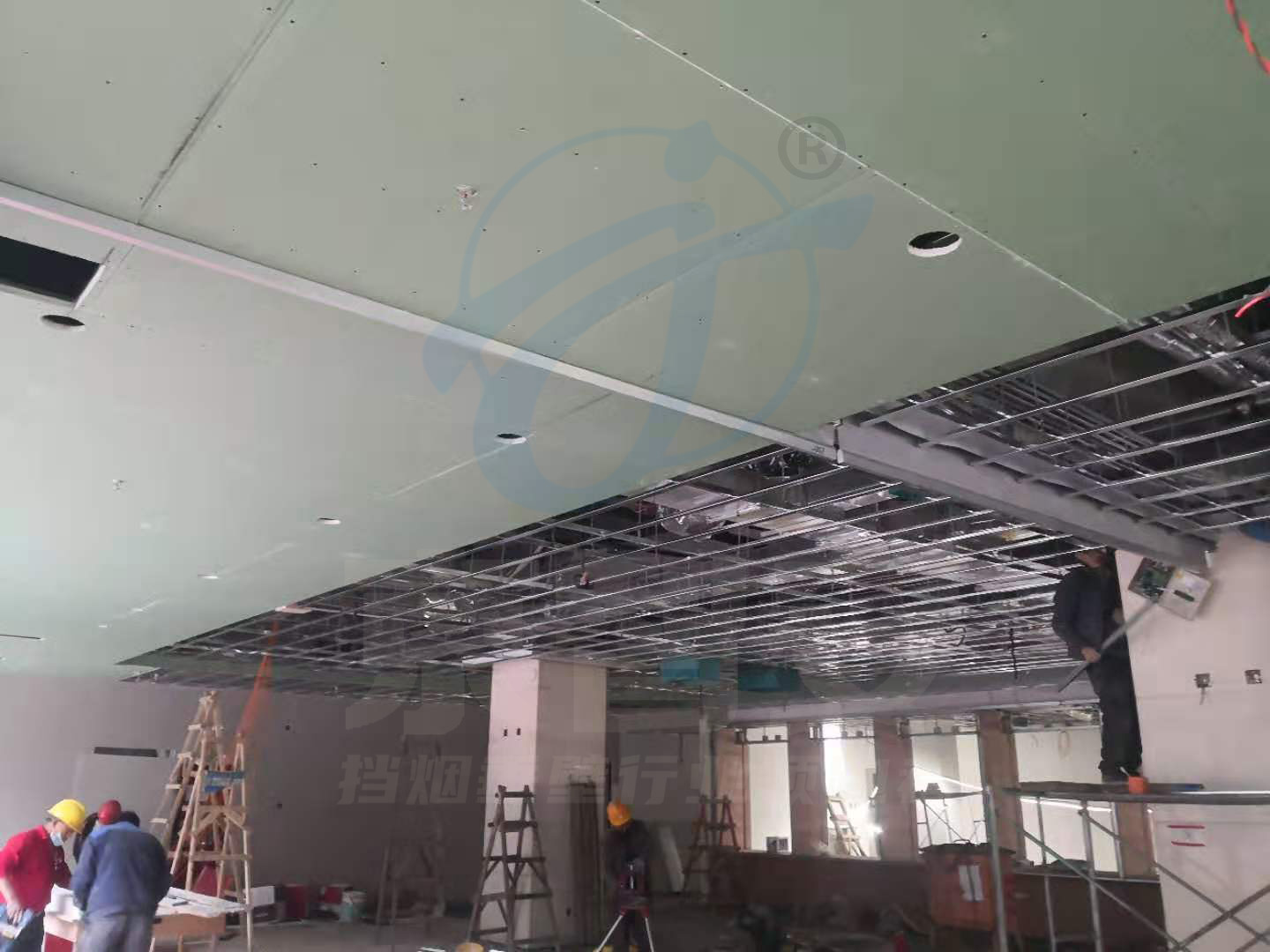 电动卷轴型嵌入式