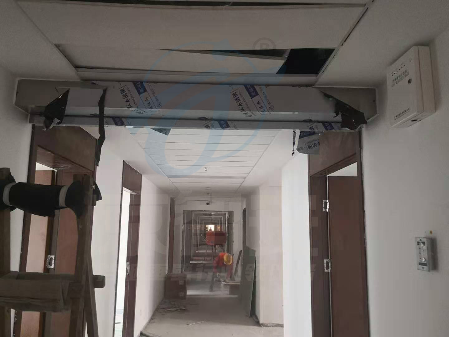 电动明装带封箱