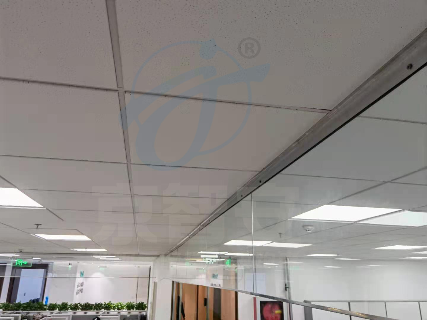 办公室专用玻璃挡烟垂壁