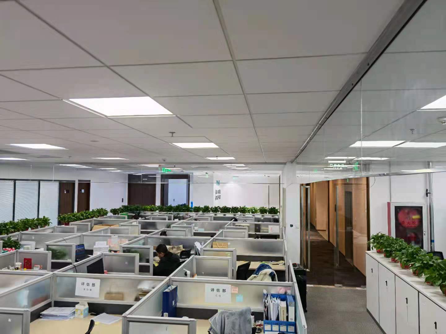 办公室玻璃挡烟垂壁-明装