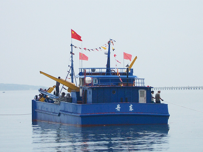 32米滩涂养殖船