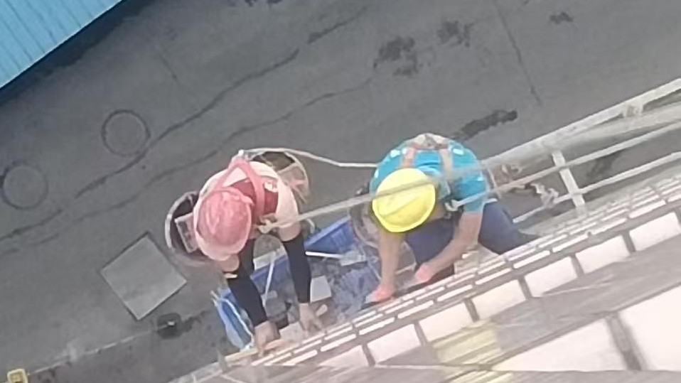 都说地库坡道渗水没法根治，嘉程却赶在入冬前治住了