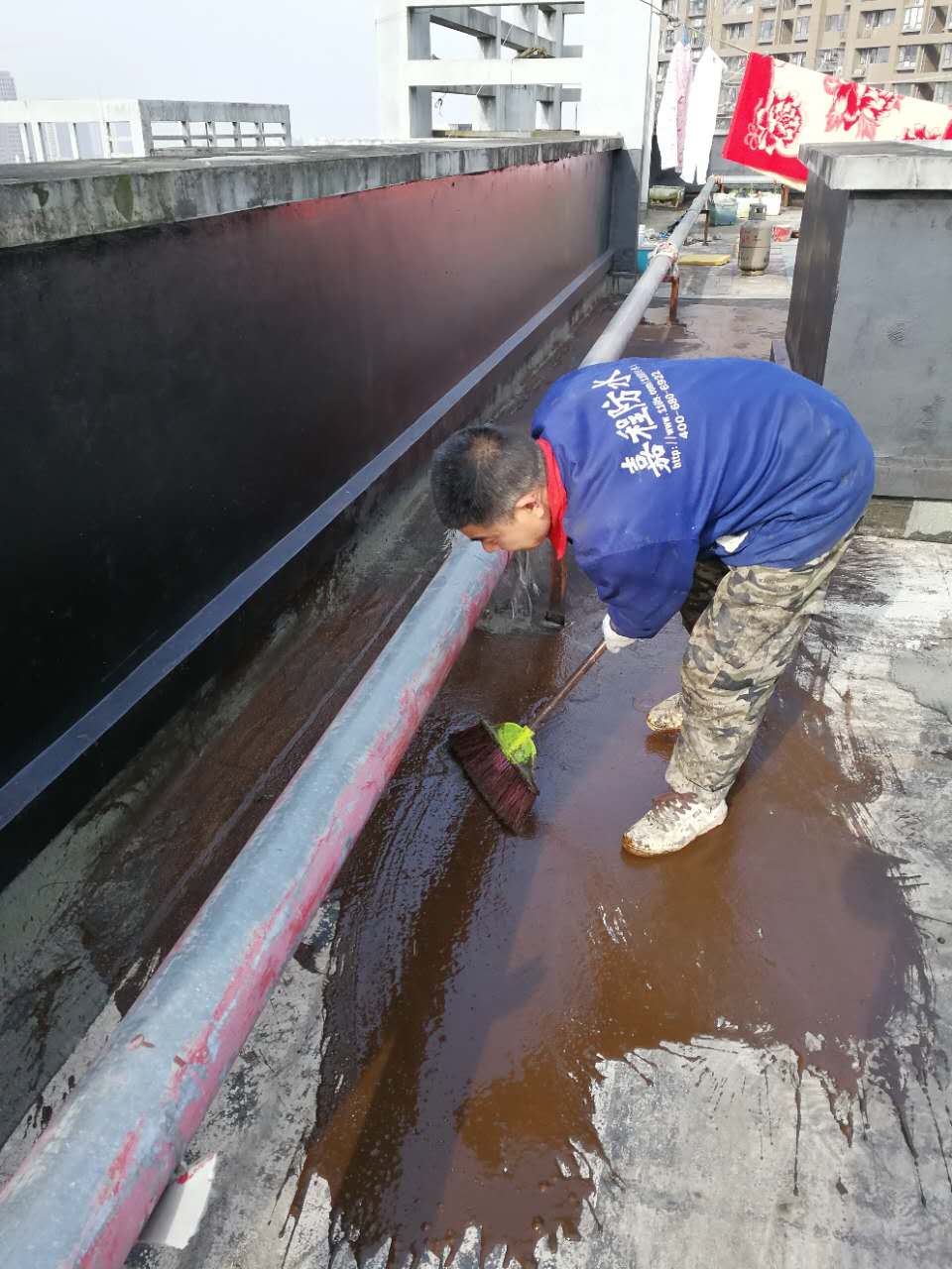 屋面防水冷底油施工