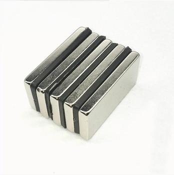 BLOCK MAGNET
