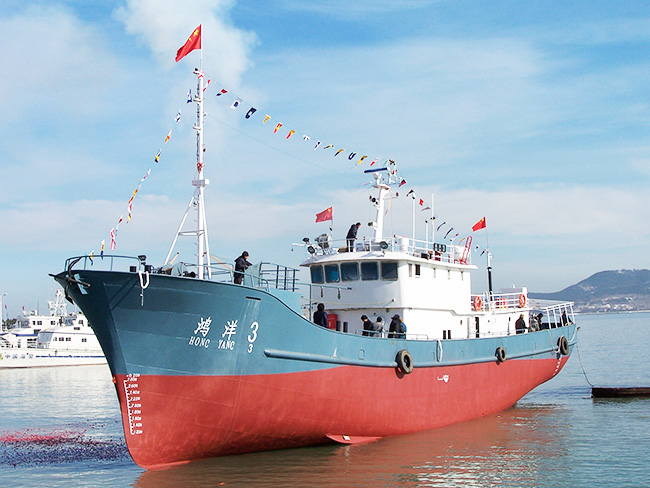 42.8-meter golden spear fishing boat