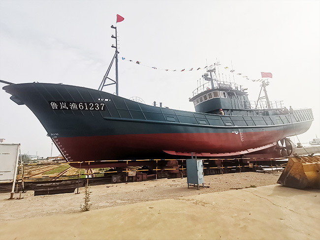 RCXY8207 type 33.65-5.8-meter trawl fishing boat