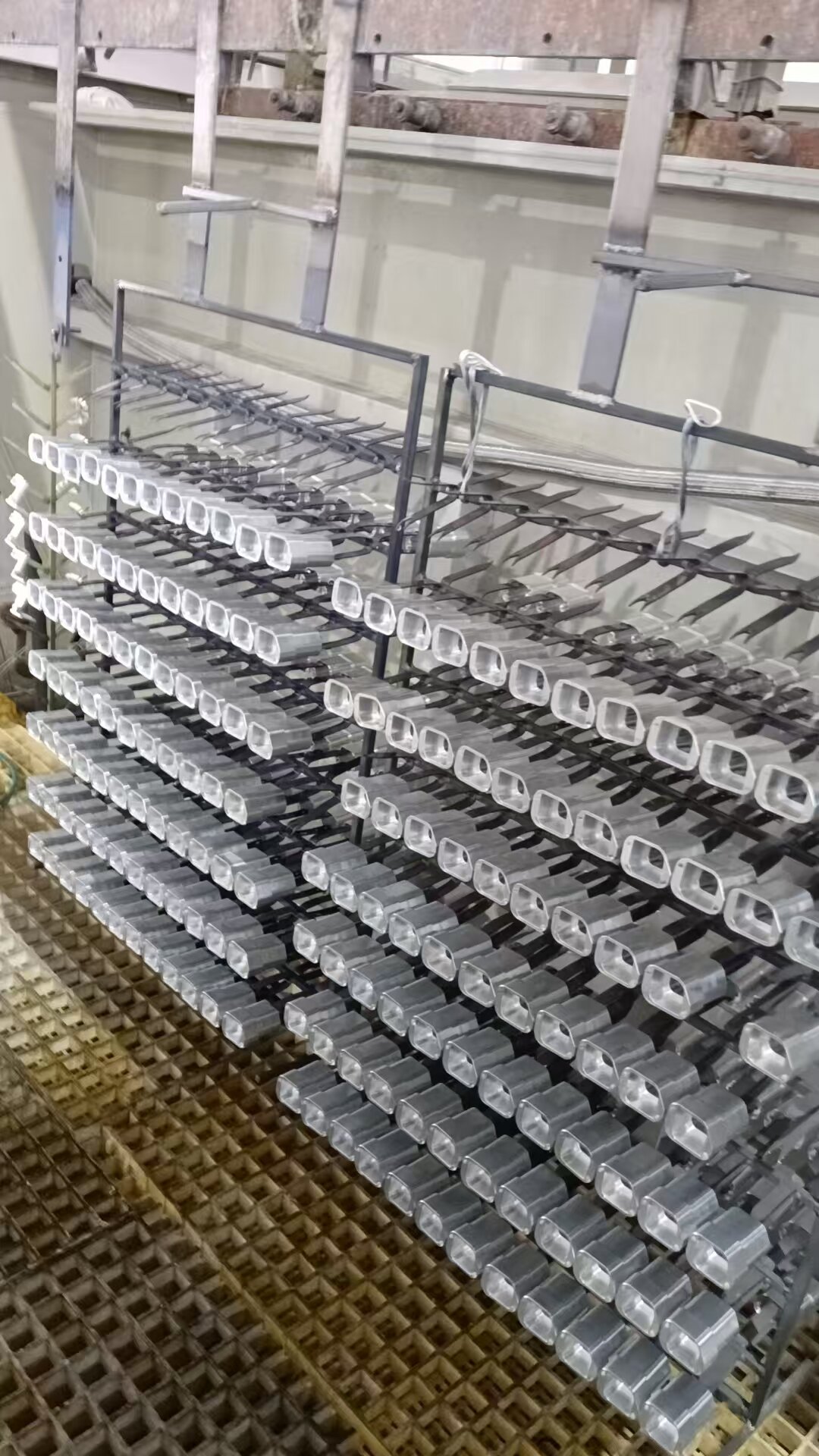 阳极氧化生产线