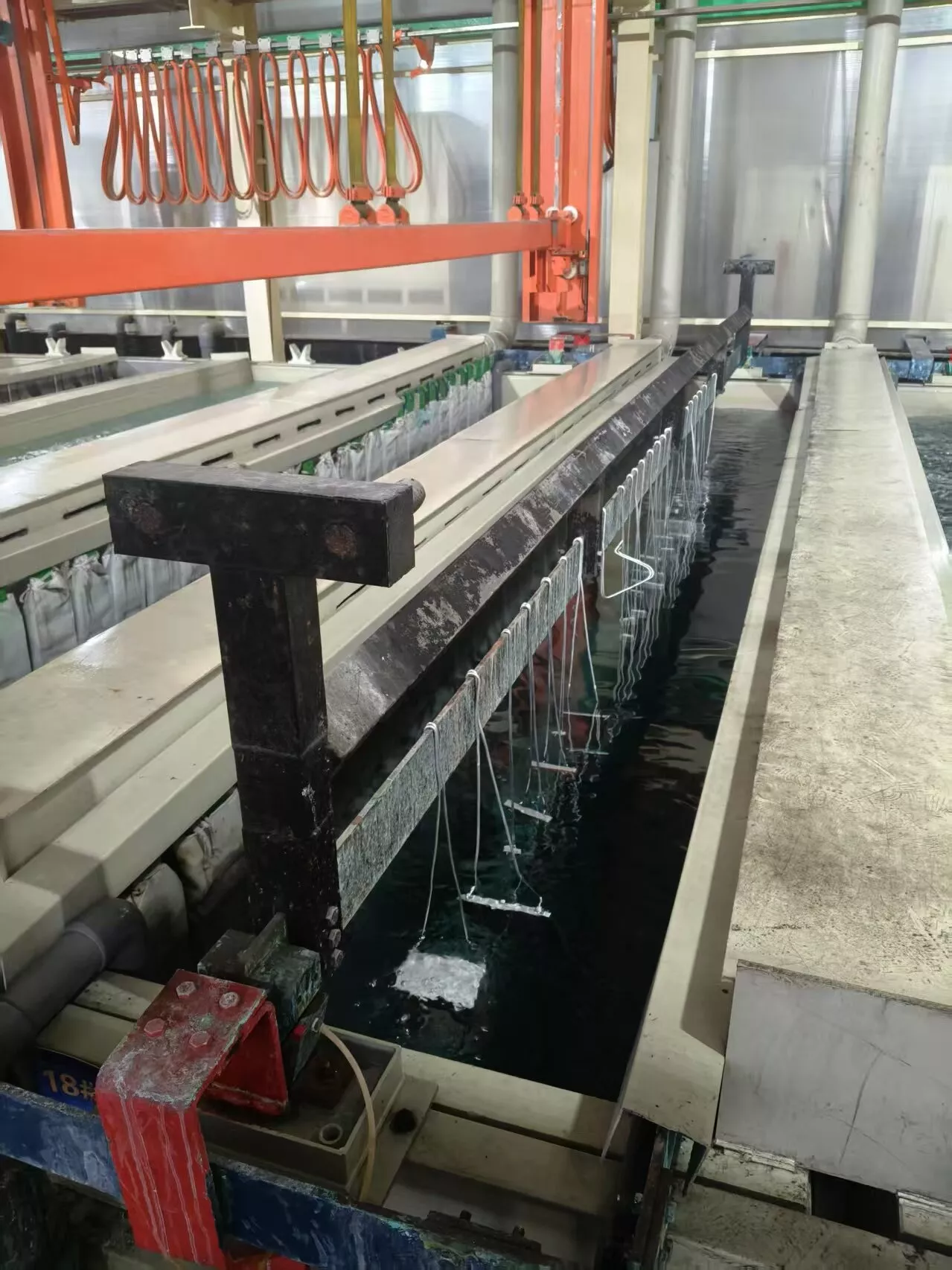 Pre- and post-welding cleaning line
