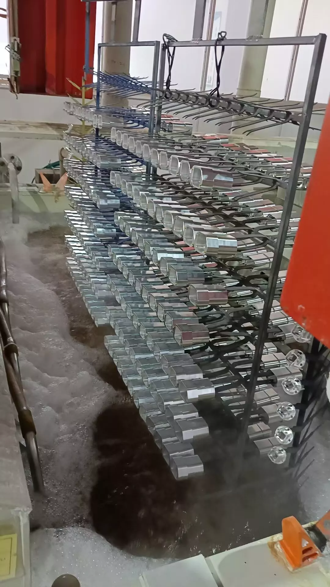 Pre- and post-welding cleaning line
