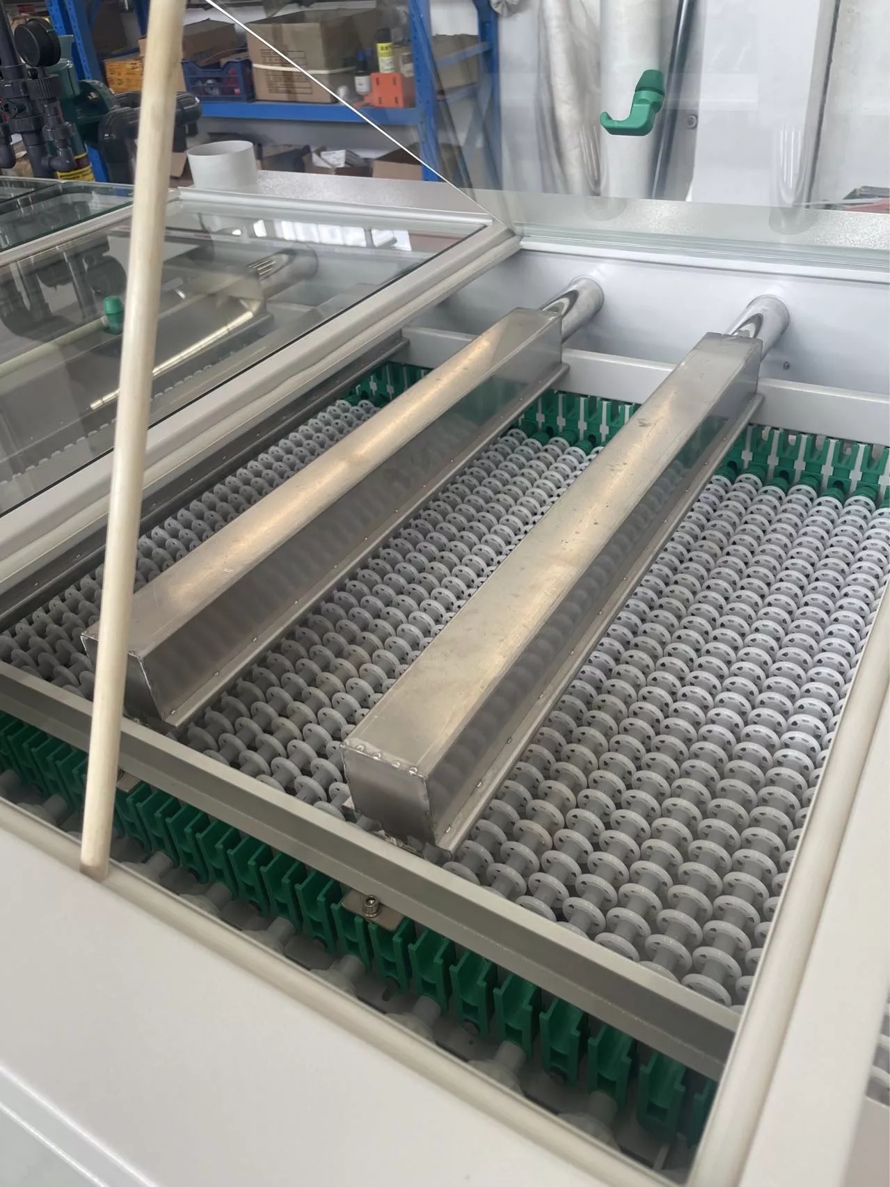 Continuous Vertical Glass Etching Line