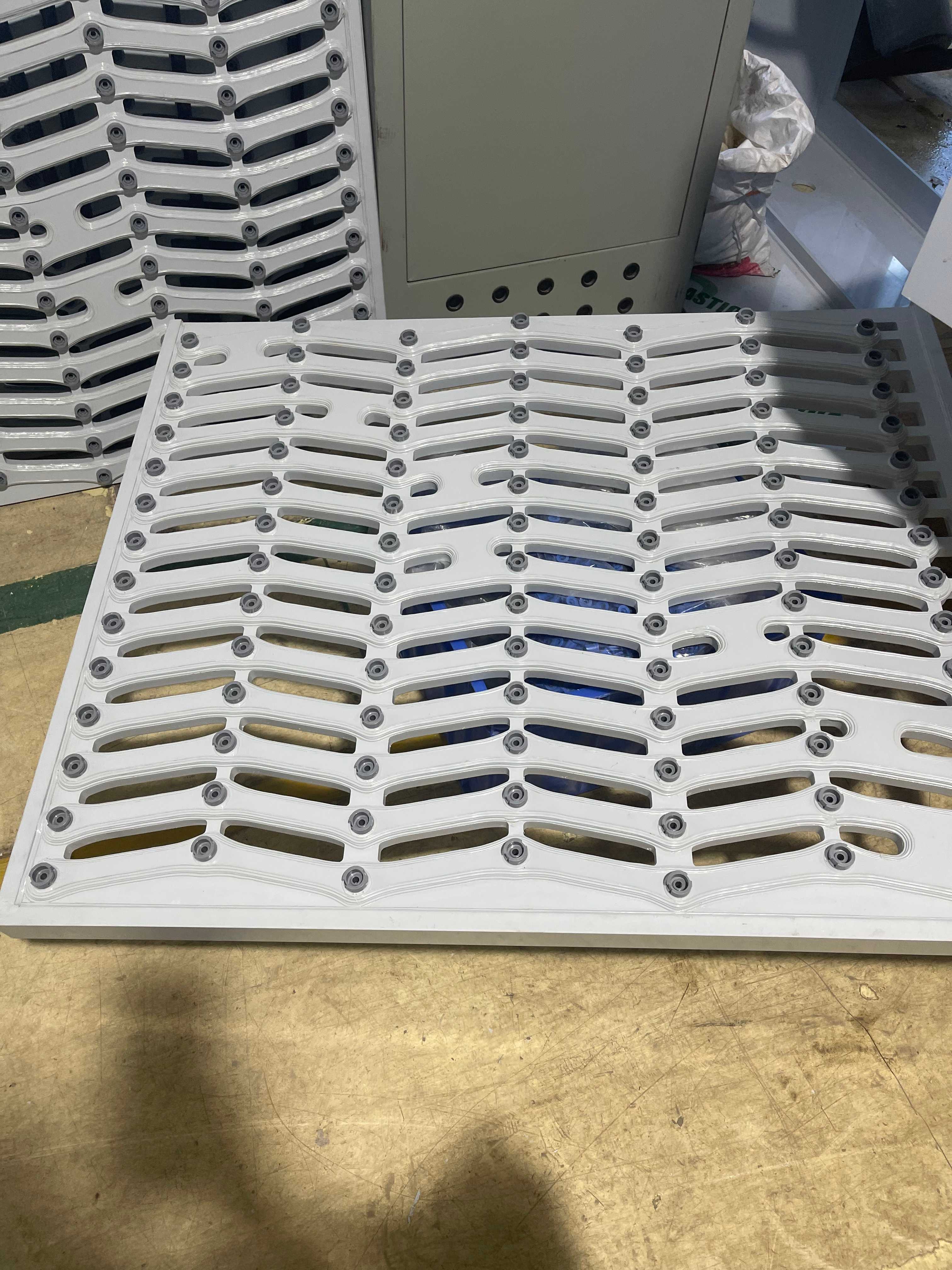 Ultra-thin version vacuum precision etching machine