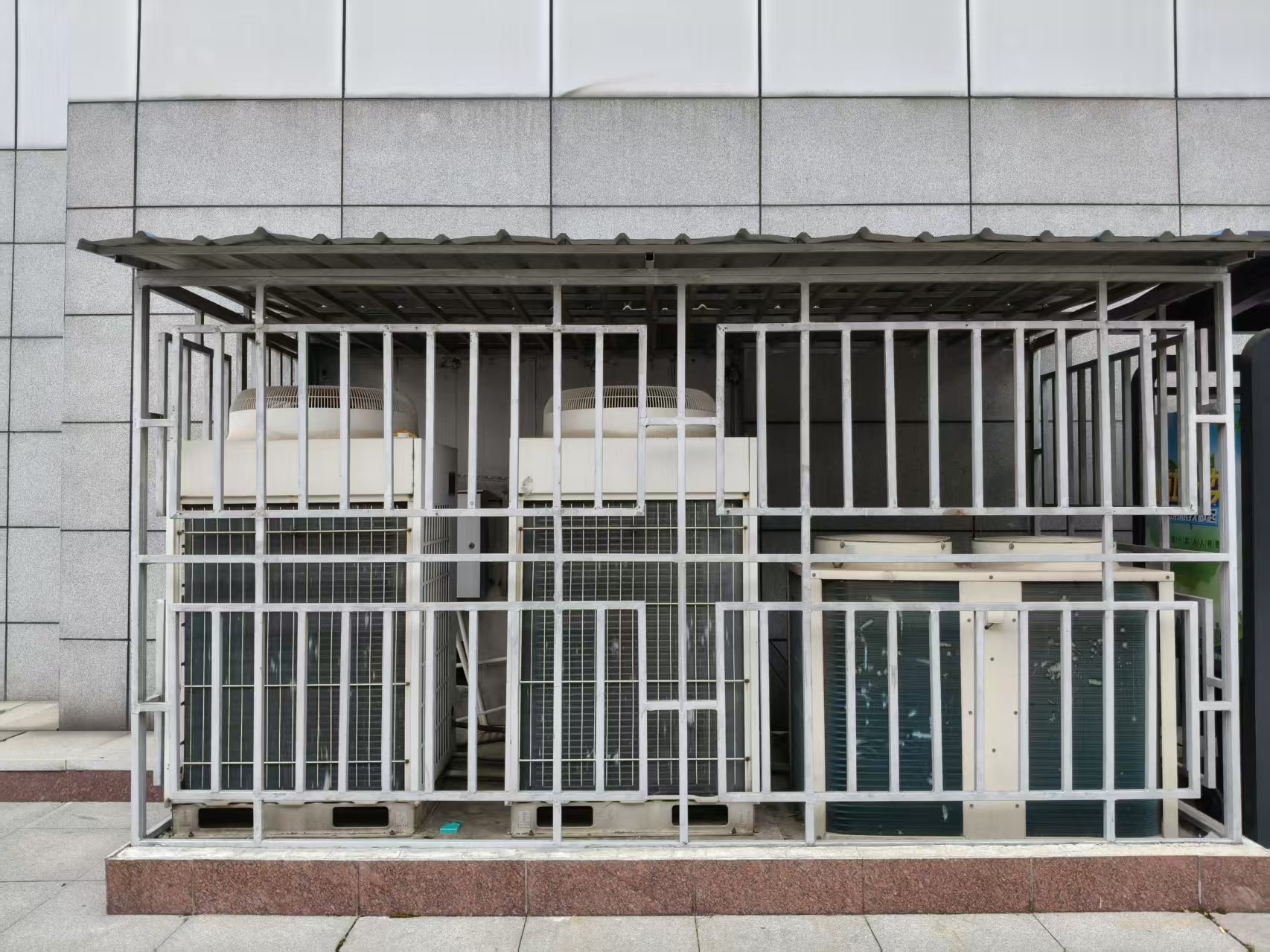 施工内容：江夏体育管空调安装