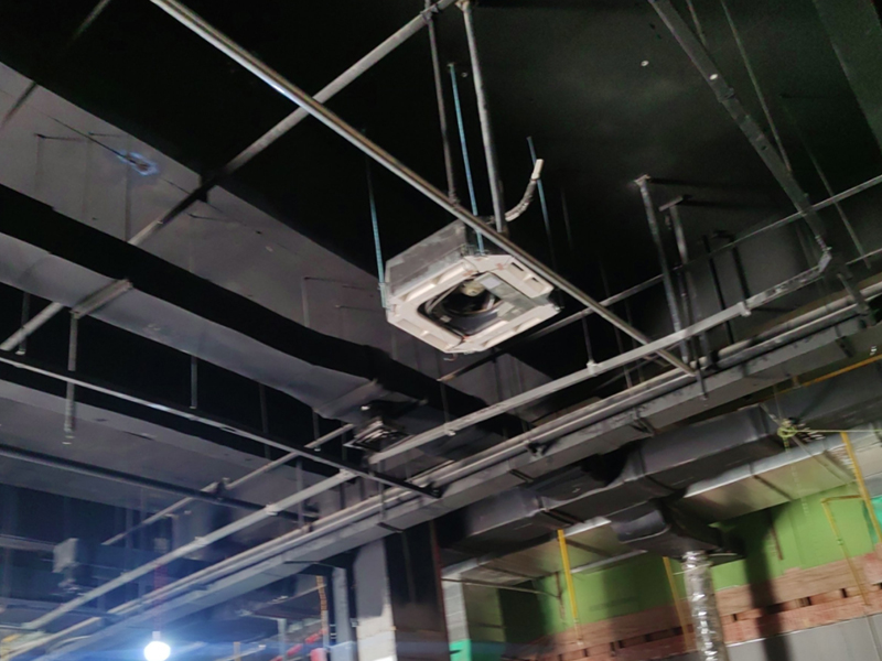 施工内容：江夏区欧亚达云庭商户天花机安装