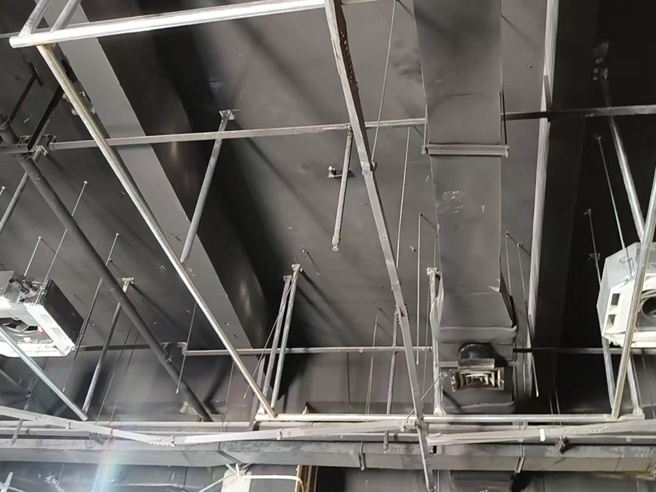 施工内容：欧亚达舞厅空调安装