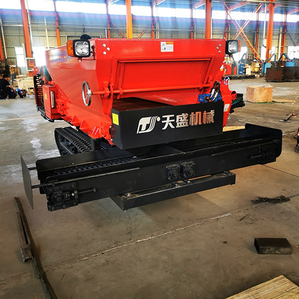 Tiansheng 2FZGB-2.0A tracked fertilizer spreader manure spreader dragon fruit manure spreader greenhouse manure spreader